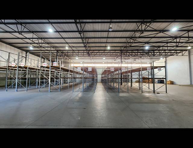 1,551M² WAREHOUSE TO LET IN SPARTAN